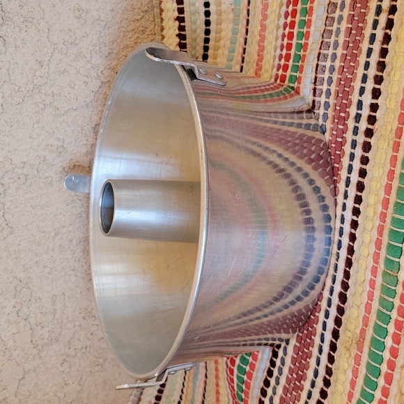 COMET Kitchen Vintage Comet Angel Food Cake Pan Round 2 Pc Aluminum